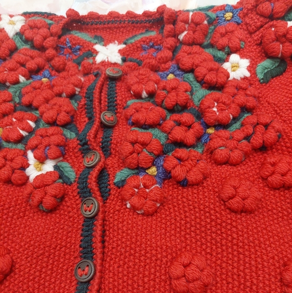 Rare Bavarian knit Cardigan in color Red - Picture 3 of 10